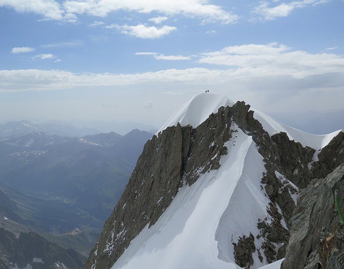 alpes aguja blanca peuterey